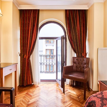 Amber Hotel & Spa Истанбул Екстериор снимка