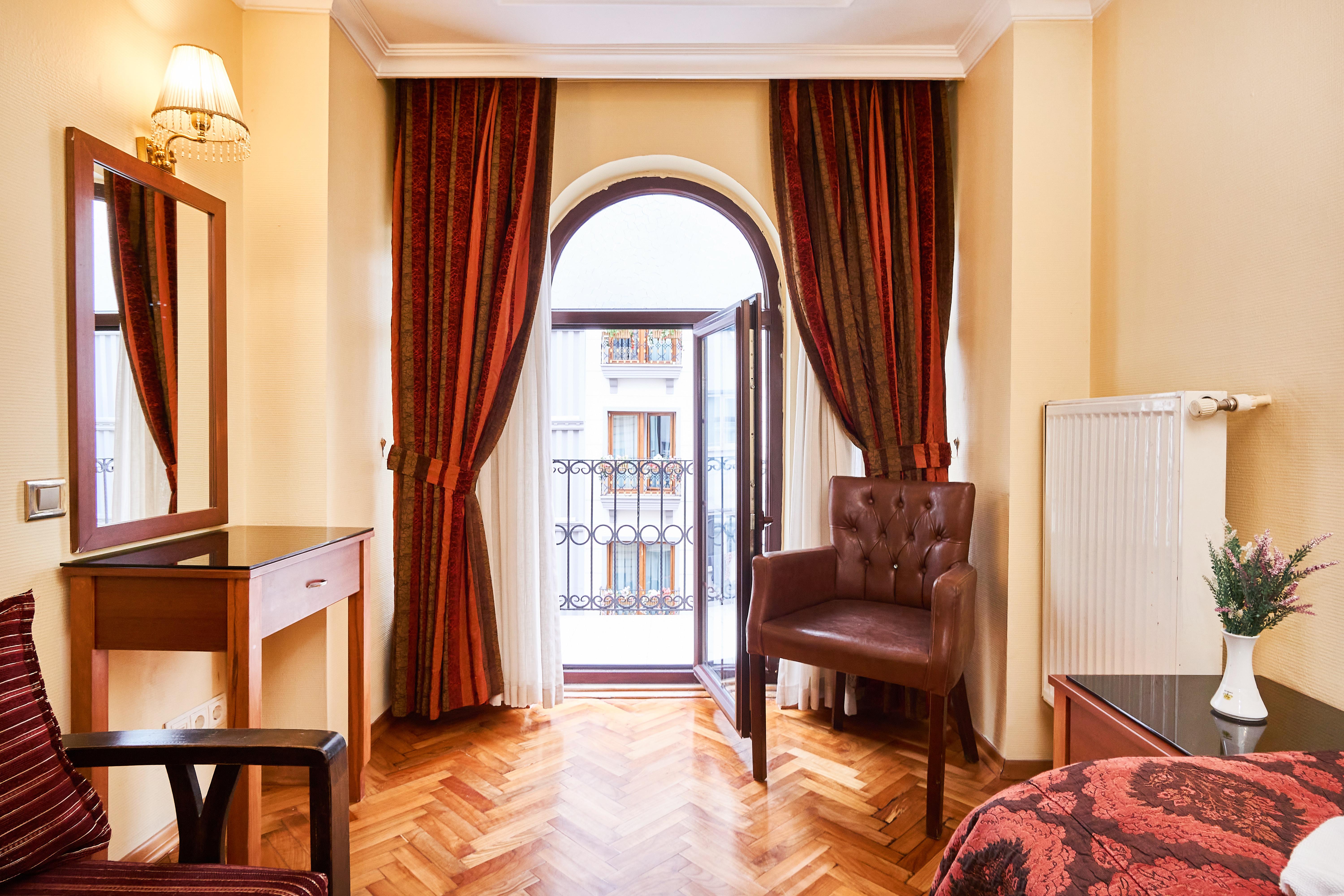 Amber Hotel & Spa Истанбул Екстериор снимка